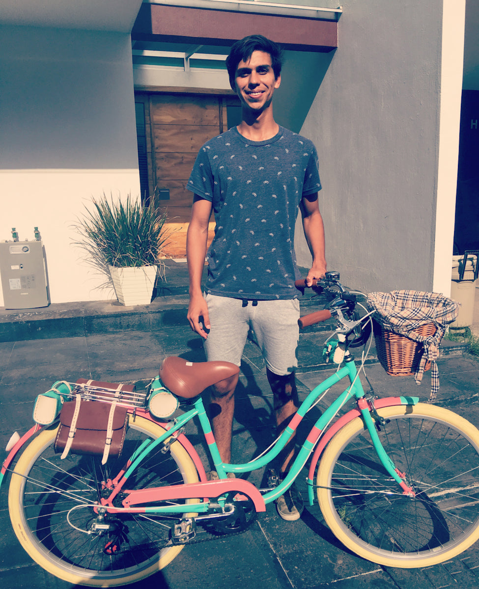 chico con regalo para mamá bicicleta vintage zapopan jalisco