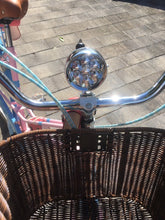 Cargar imagen en el visor de la galería, faro bicicleta vintage
