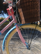Cargar imagen en el visor de la galería, llanta beige bicicleta vintage
