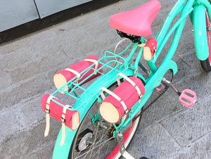 Par Enola y Eudoria Holmes RIN RIN BICLAS