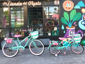 Par Enola y Eudoria Holmes RIN RIN BICLAS