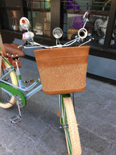 Cargar y reproducir el video en el visor de la galería, canastilla bicicleta vintage
