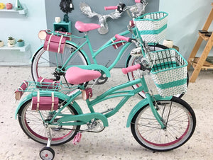 Par Enola y Eudoria Holmes RIN RIN BICLAS