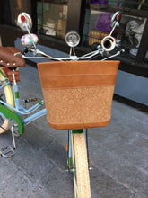 Cargar y reproducir el video en el visor de la galería, canastilla bicicleta vintage
