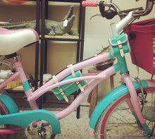 Cargar imagen en el visor de la galería, Curve N R20 Crash Landing On You RIN RIN BICLAS
