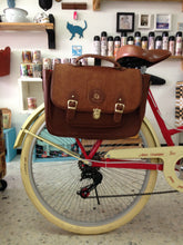 Cargar imagen en el visor de la galería, britt amor boutique sayulita primera edición RIN RIN BICLAS
