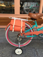 Cargar imagen en el visor de la galería, Slim N R20 Leonora Carrington RIN RIN BICLAS
