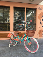 Cargar imagen en el visor de la galería, Slim N R20 Leonora Carrington RIN RIN BICLAS
