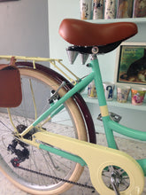 Cargar imagen en el visor de la galería, Londy Oddnesse RIN RIN BICLAS
