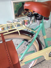 Cargar imagen en el visor de la galería, Londy Oddnesse RIN RIN BICLAS

