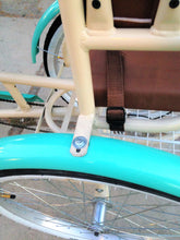 Cargar imagen en el visor de la galería, Tricicleta Paris 2016 RIN RIN BICLAS

