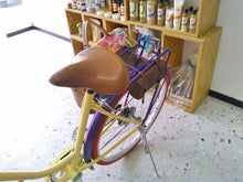 Cargar imagen en el visor de la galería, Morrissey All Is Full Of Love  RIN RIN BICLAS
