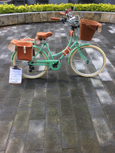Cargar imagen en el visor de la galería, Britt Musgo 2022 RIN RIN BICLAS
