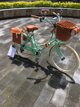 Cargar imagen en el visor de la galería, Britt Musgo 2022 RIN RIN BICLAS
