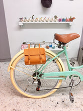 Cargar imagen en el visor de la galería, Slim D Her Voice Over Boys sencilla RIN RIN BICLAS
