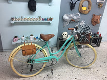 Cargar imagen en el visor de la galería, Slim D Her Voice Over Boys sencilla RIN RIN BICLAS
