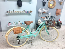 Cargar imagen en el visor de la galería, Slim D Her Voice Over Boys sencilla RIN RIN BICLAS
