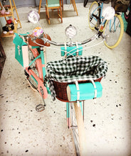 Cargar imagen en el visor de la galería, Hardluminium Sky Ferreira Ed Super RIN RIN BICLAS
