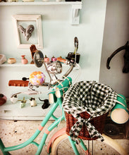 Cargar imagen en el visor de la galería, Hardluminium Sky Ferreira Ed Super RIN RIN BICLAS
