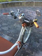 Cargar imagen en el visor de la galería, Tricicleta Noches Blancas 2022 RIN RIN BICLAS
