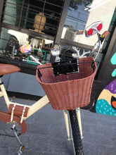 Cargar imagen en el visor de la galería, Tricicleta chocolat canastilla desmontable RIN RIN BICLAS

