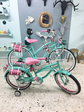 Cargar imagen en el visor de la galería, Par Enola y Eudoria Holmes RIN RIN BICLAS
