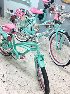 Par Enola y Eudoria Holmes RIN RIN BICLAS