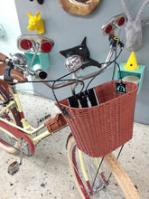 Cargar imagen en el visor de la galería, canastilla bicicleta vintage
