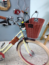 Cargar imagen en el visor de la galería, canastilla bicicleta vintage

