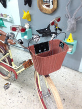 Cargar imagen en el visor de la galería, canastilla bicicleta vintage
