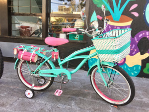 Par Enola y Eudoria Holmes RIN RIN BICLAS