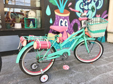 Cargar imagen en el visor de la galería, Curve N R20 Enola Holmes RIN RIN BICLAS
