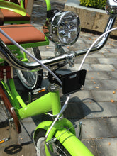 Cargar imagen en el visor de la galería, Tricicleta Lemon Tree 2021 banca delantera RIN RIN BICLAS
