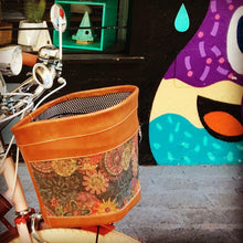 Cargar imagen en el visor de la galería, canastilla bicicleta vintage
