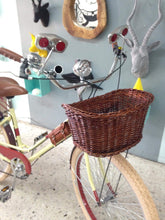 Cargar imagen en el visor de la galería, canastilla bicicleta vintage
