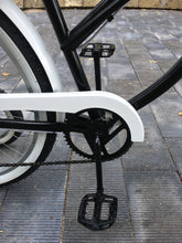 Cargar imagen en el visor de la galería, Curve D Meg White 2022 RIN RIN BICLAS
