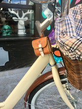 Cargar imagen en el visor de la galería, Tricicleta Chocolat 2020 RIN RIN BICLAS
