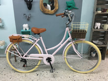 Cargar imagen en el visor de la galería, Britt the less I know the better 2020 sencilla RIN RIN BICLAS
