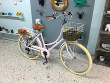 Cargar imagen en el visor de la galería, Britt the less I know the better 2020 sencilla RIN RIN BICLAS

