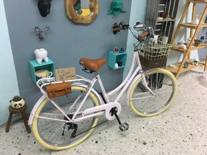 Britt the less I know the better 2020 sencilla RIN RIN BICLAS