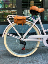 Cargar imagen en el visor de la galería, Britt the less I know the better 2020 sencilla RIN RIN BICLAS

