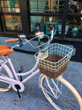 Cargar imagen en el visor de la galería, Britt the less I know the better 2020 sencilla RIN RIN BICLAS
