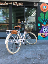Cargar imagen en el visor de la galería, Britt the less I know the better 2020 sencilla RIN RIN BICLAS
