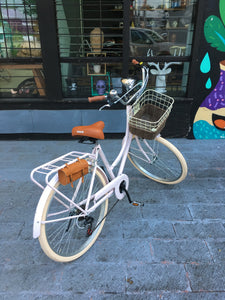 Britt the less I know the better 2020 sencilla RIN RIN BICLAS