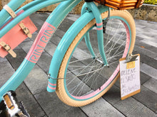 Cargar imagen en el visor de la galería, Curve D Blocparty Llantitas 3.0 RIN RIN BICLAS
